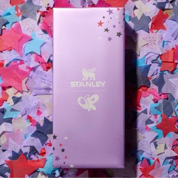 Stanley x Olivia Rodrigo Quencher H2.0 FlowState™ Tumbler | 40 OZ - Picture 2 of 7